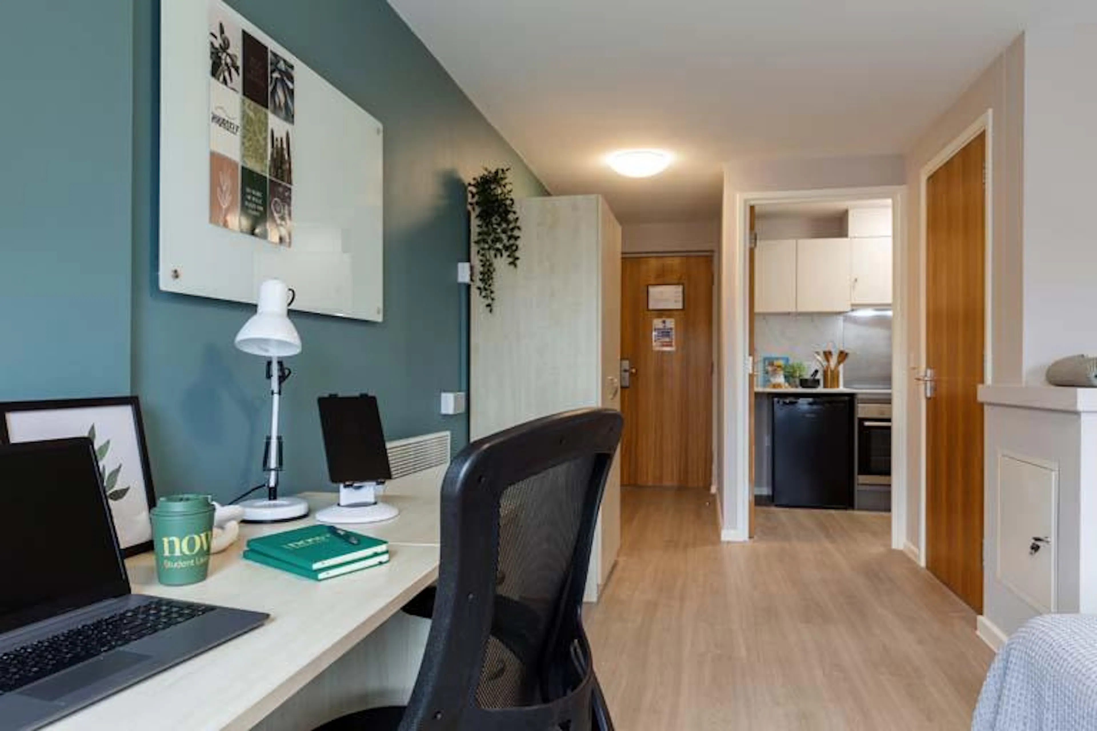 Gold Studio ROOM 1