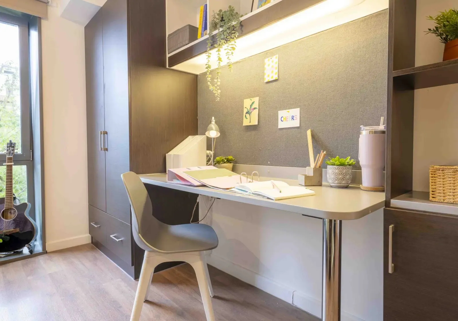 Bronze En Suite