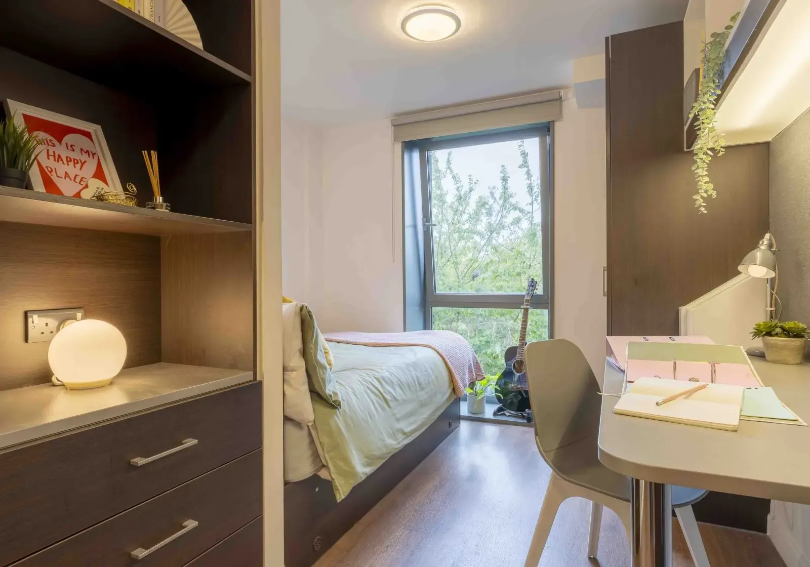 Bronze En Suite