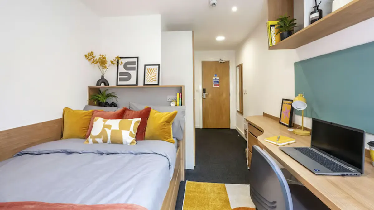 Silver Ensuite ROOM