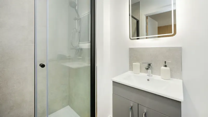 Classic Studio BATHROOM 3