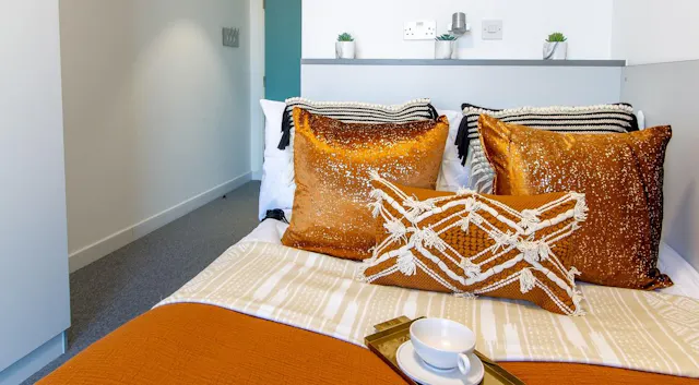 Canalview Ensuite room image 2