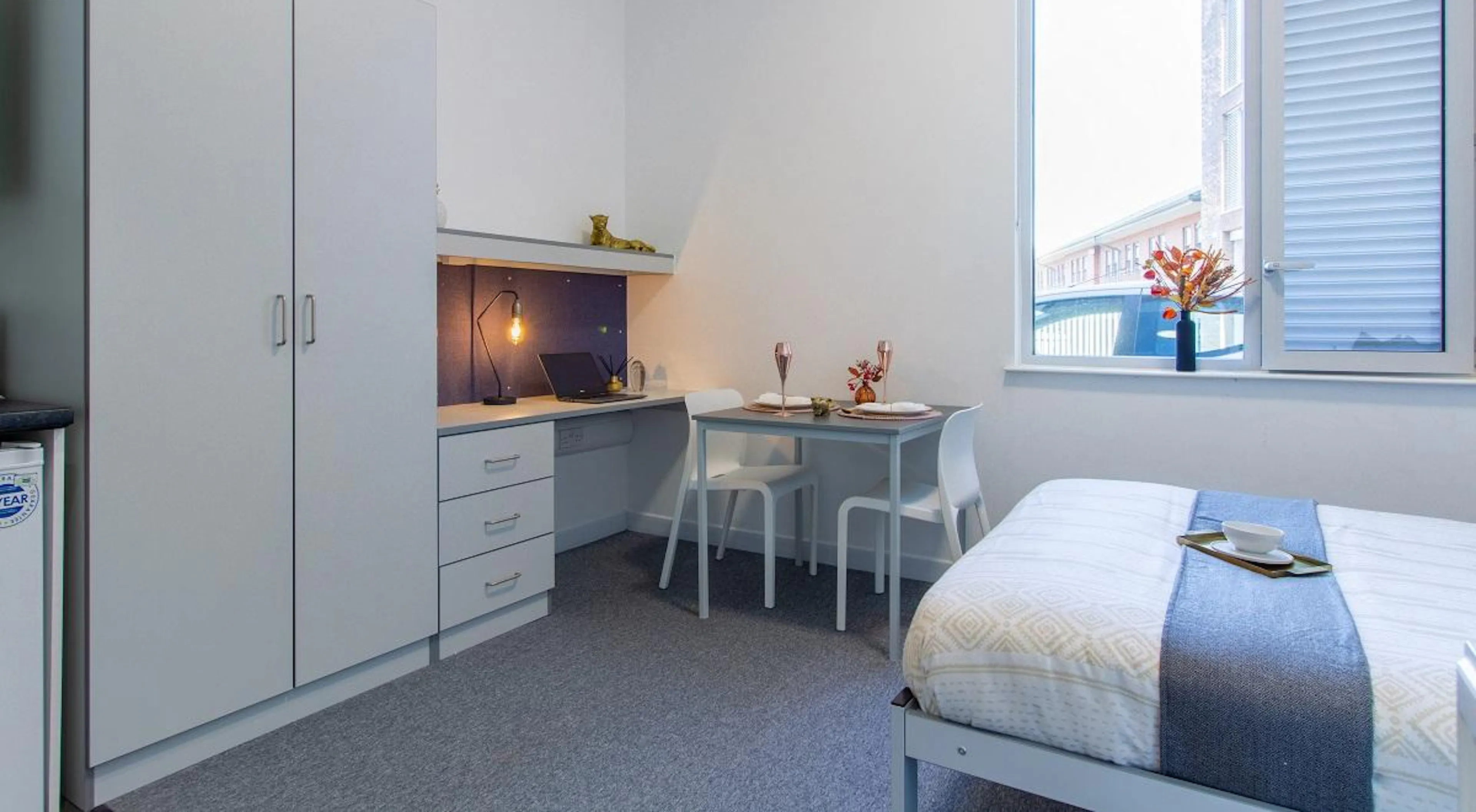 Canalside Studio ROOM 3