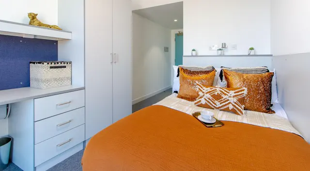 Standard Ensuite room image 2