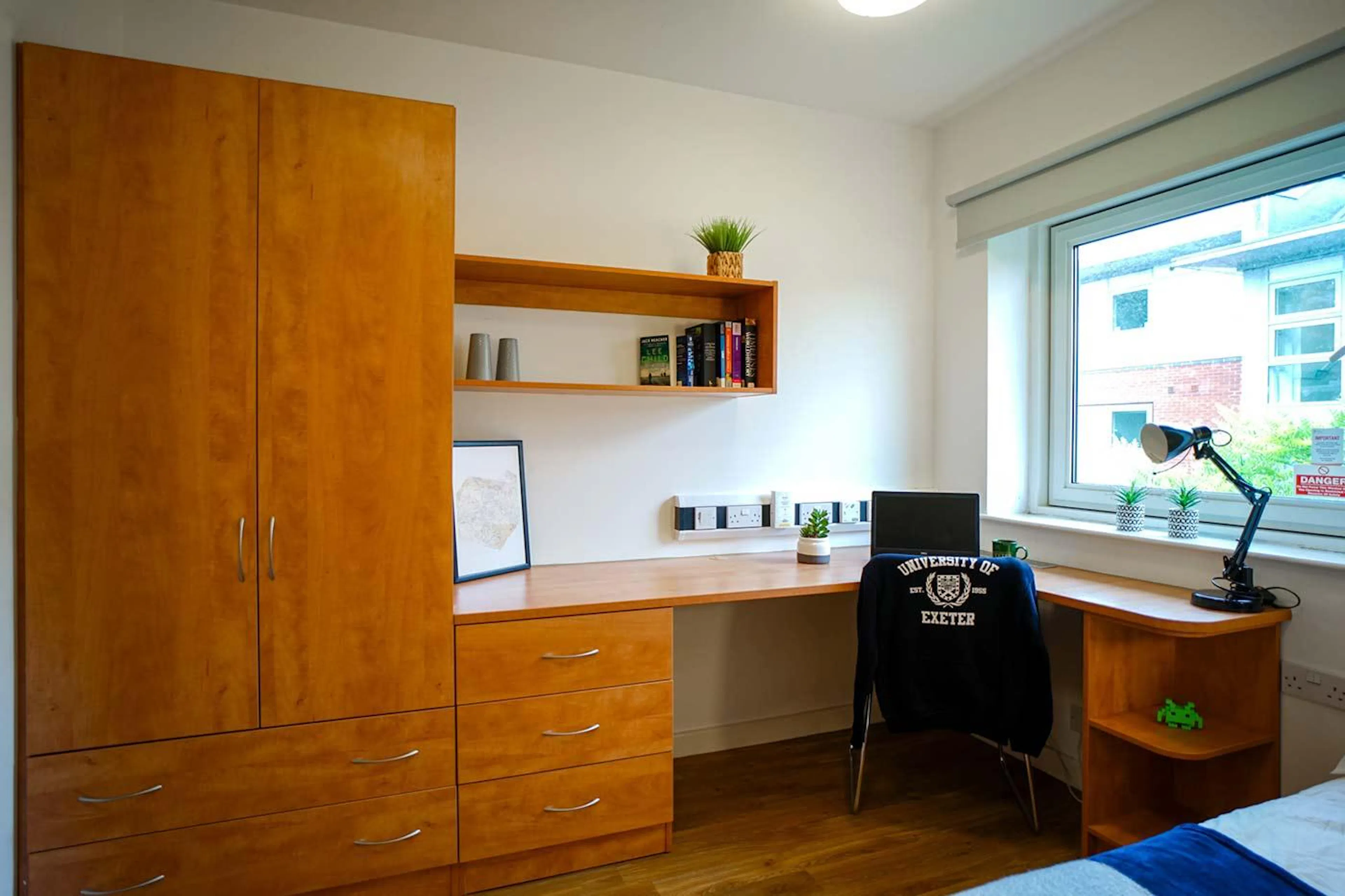 Ensuite-Gold ROOM 4