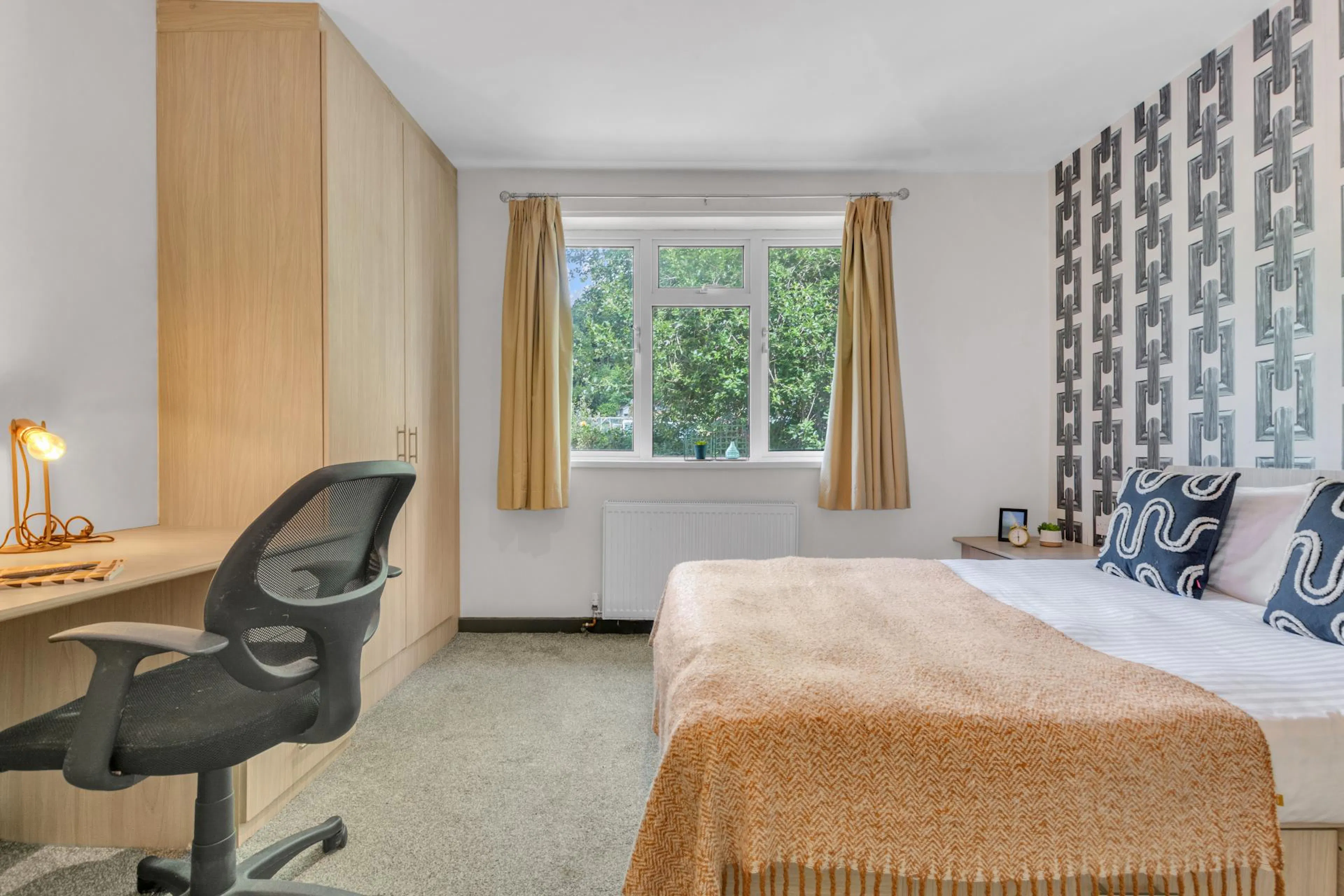 ROOM ROOM 1