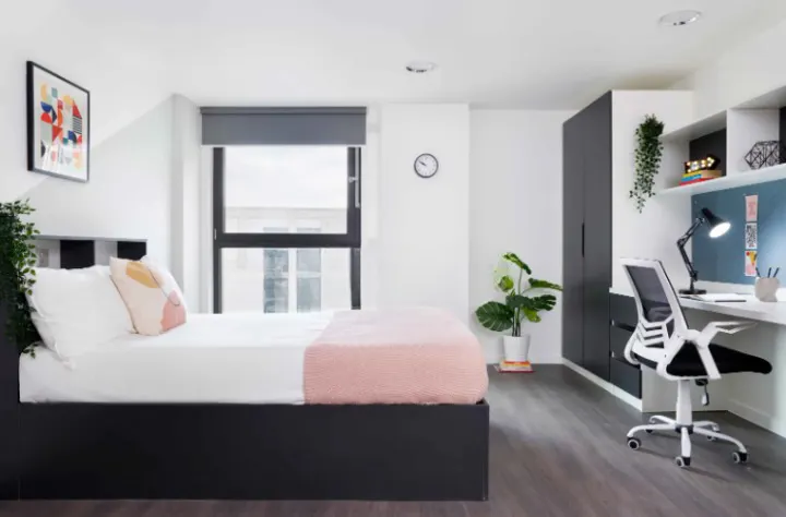Accessible Platinum En-suite