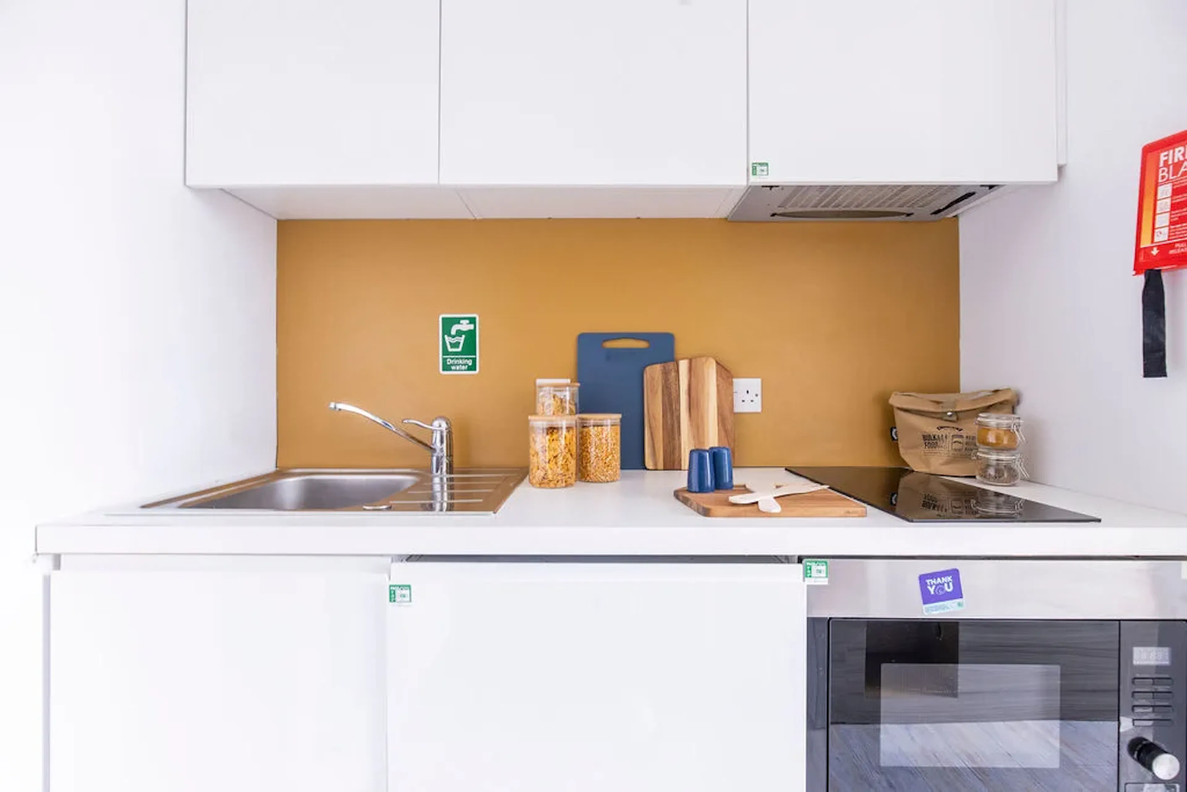 Deluxe Studio KITCHEN 2