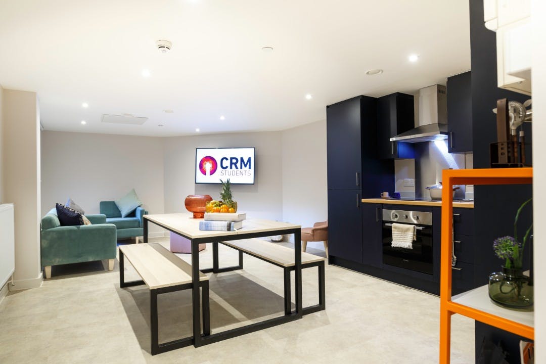 8 Bed Studio