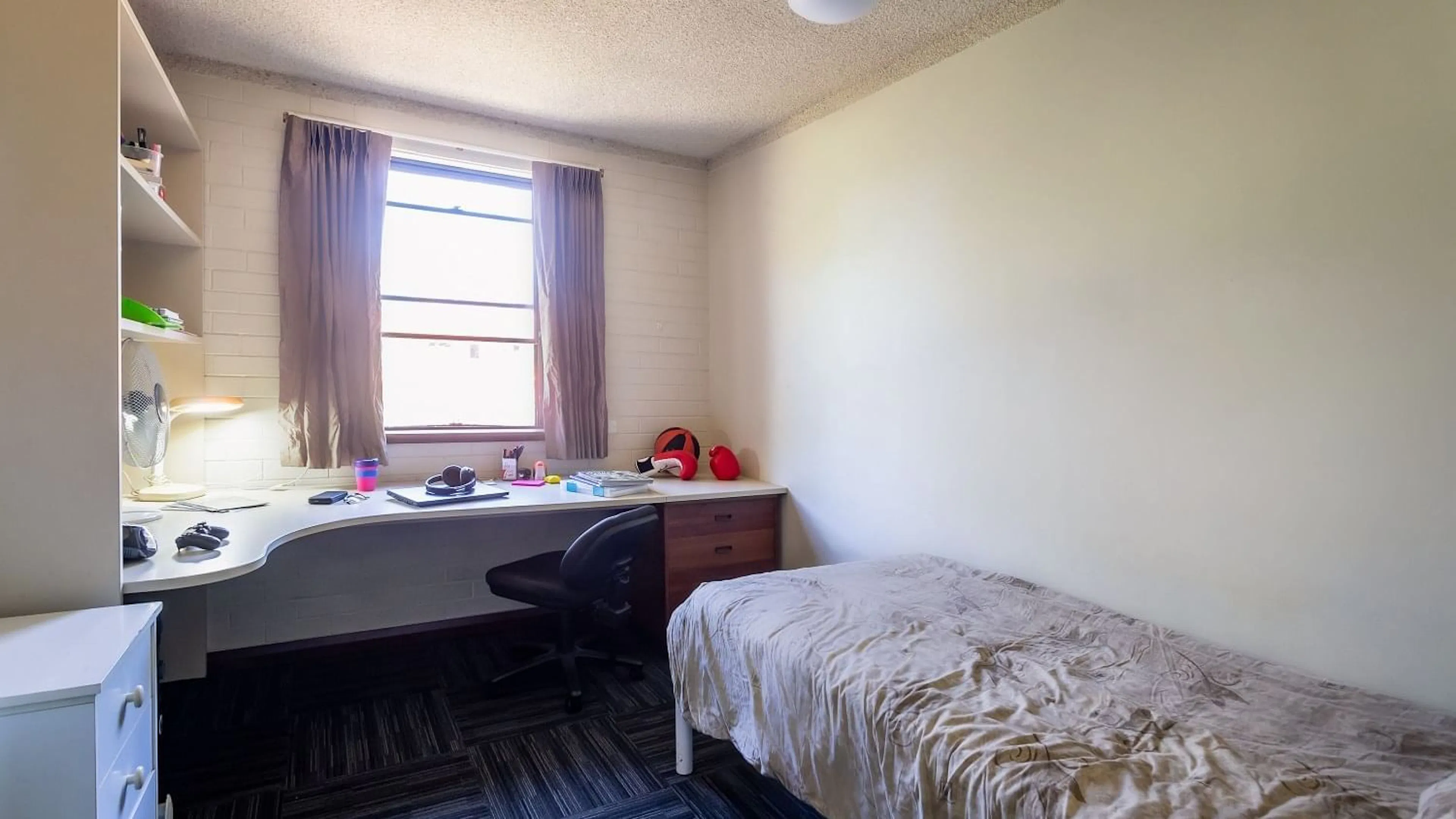 ROOM ROOM 4