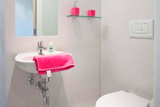 Classic En-Suite room image 5
