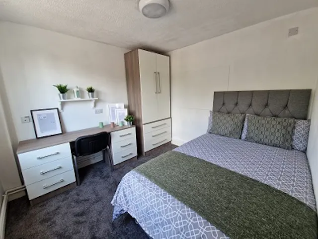 6 Bedroom Apartment room image 6
