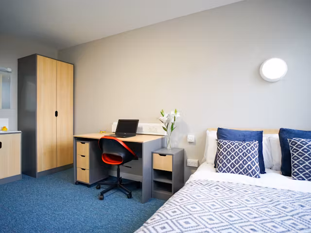 8-roxburgh-edinburgh-Classic Room-1