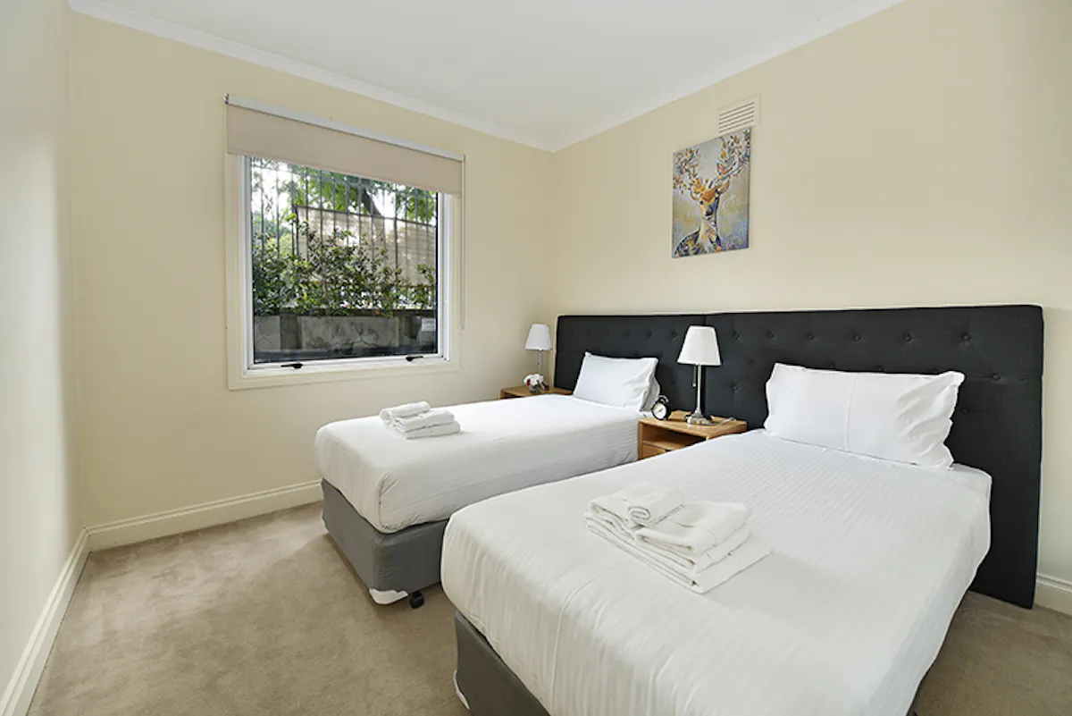 Apartment 8 ROOM