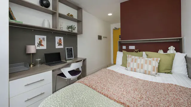 Gold En-Suite room image 1