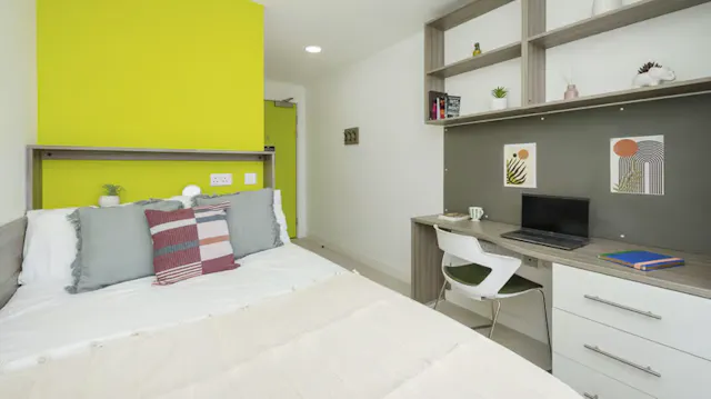 Platinum Two Bed Apartment room image 1