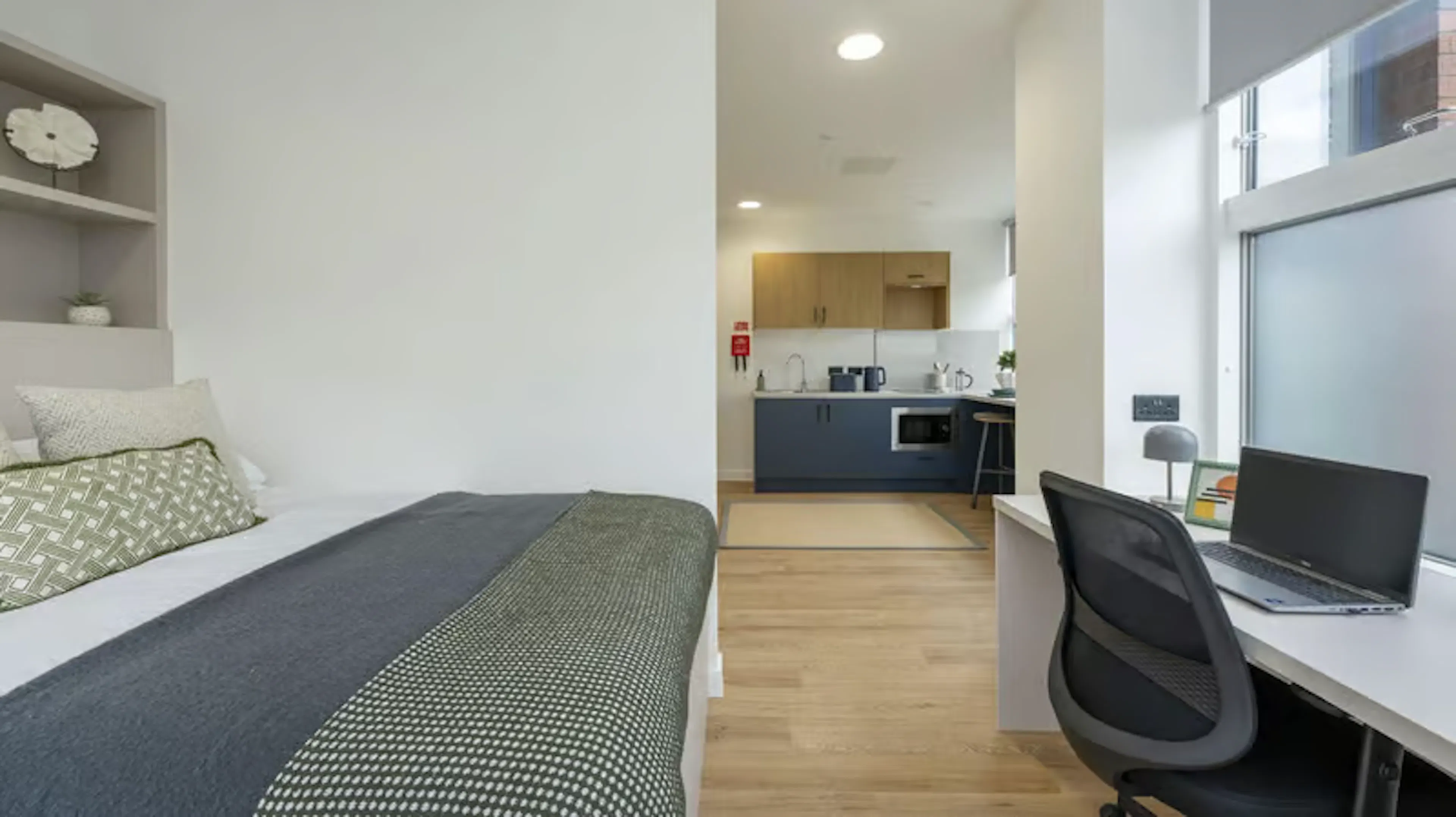 Deluxe Studio ROOM 4