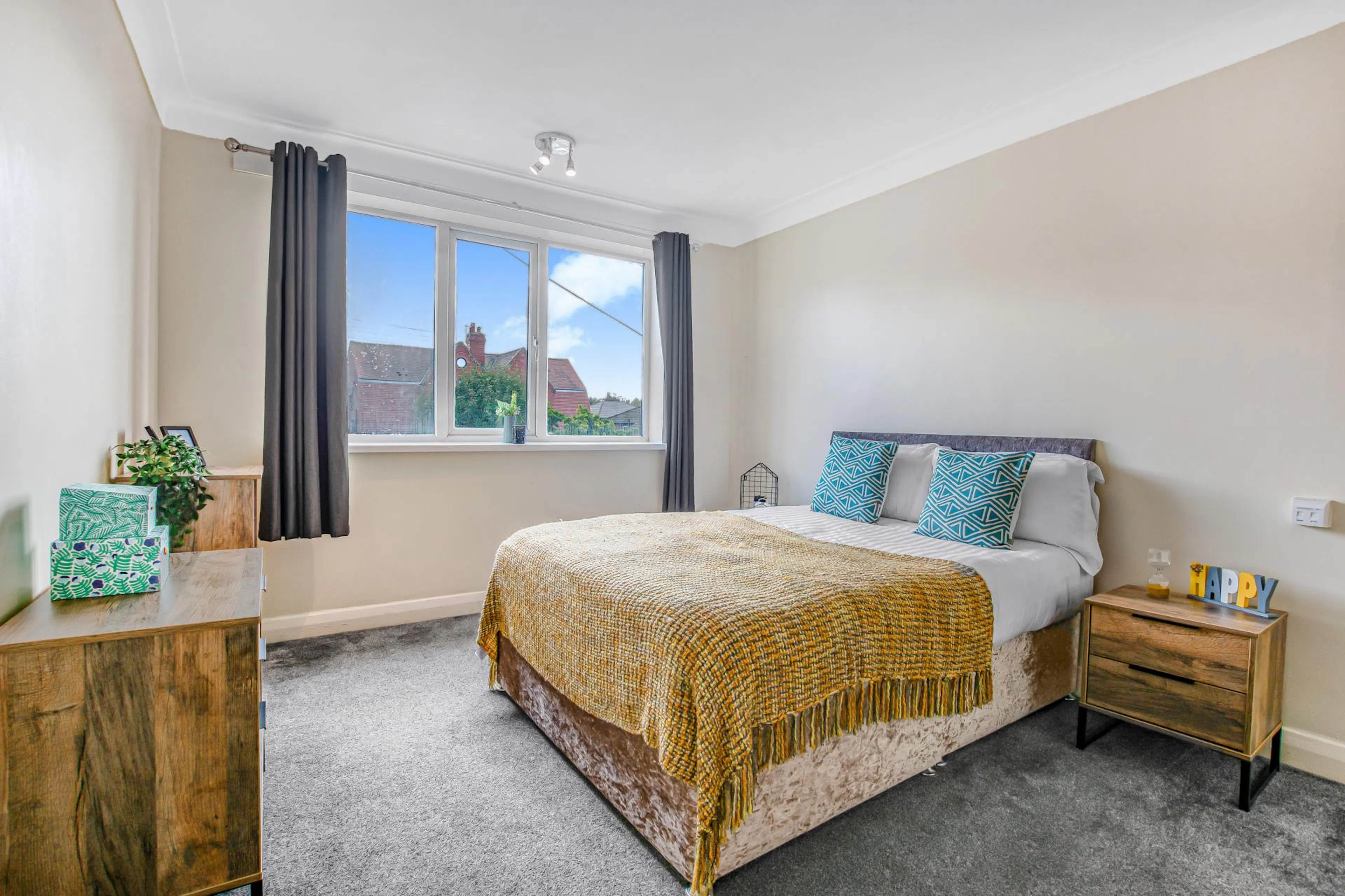 ROOM ROOM 1