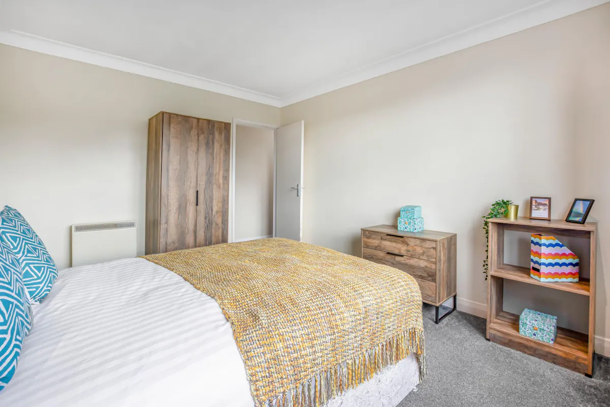ROOM ROOM