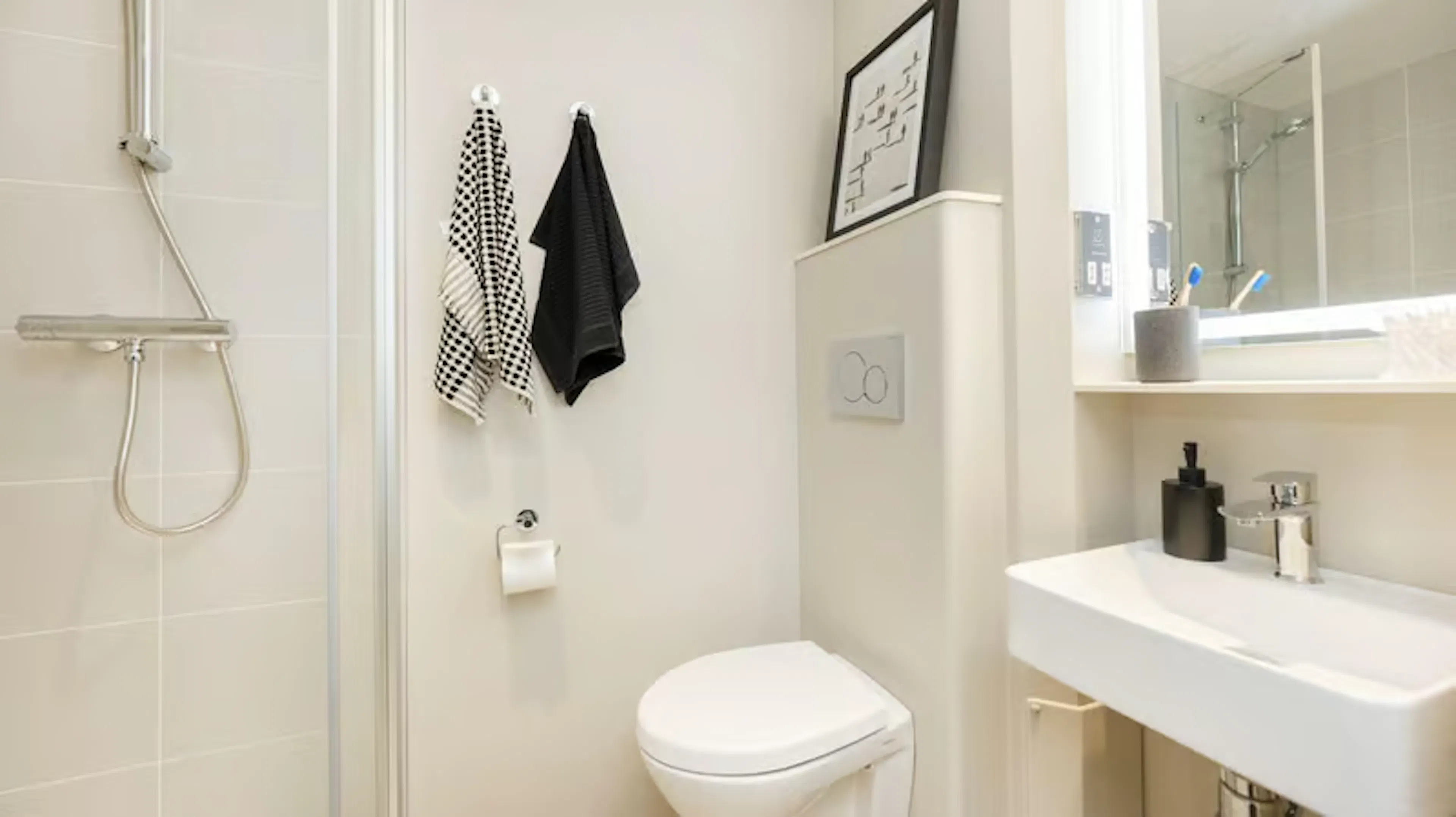 Classic Studio Floors 1-5 BATHROOM 4