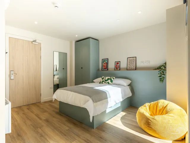 Platinum Studio room image 1