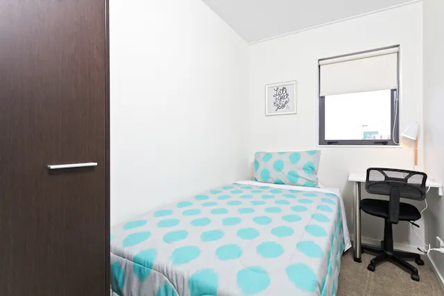 Apartment 903 (4 bedrooms (3 singles & 1 double) & 1 bathroom) room image 2