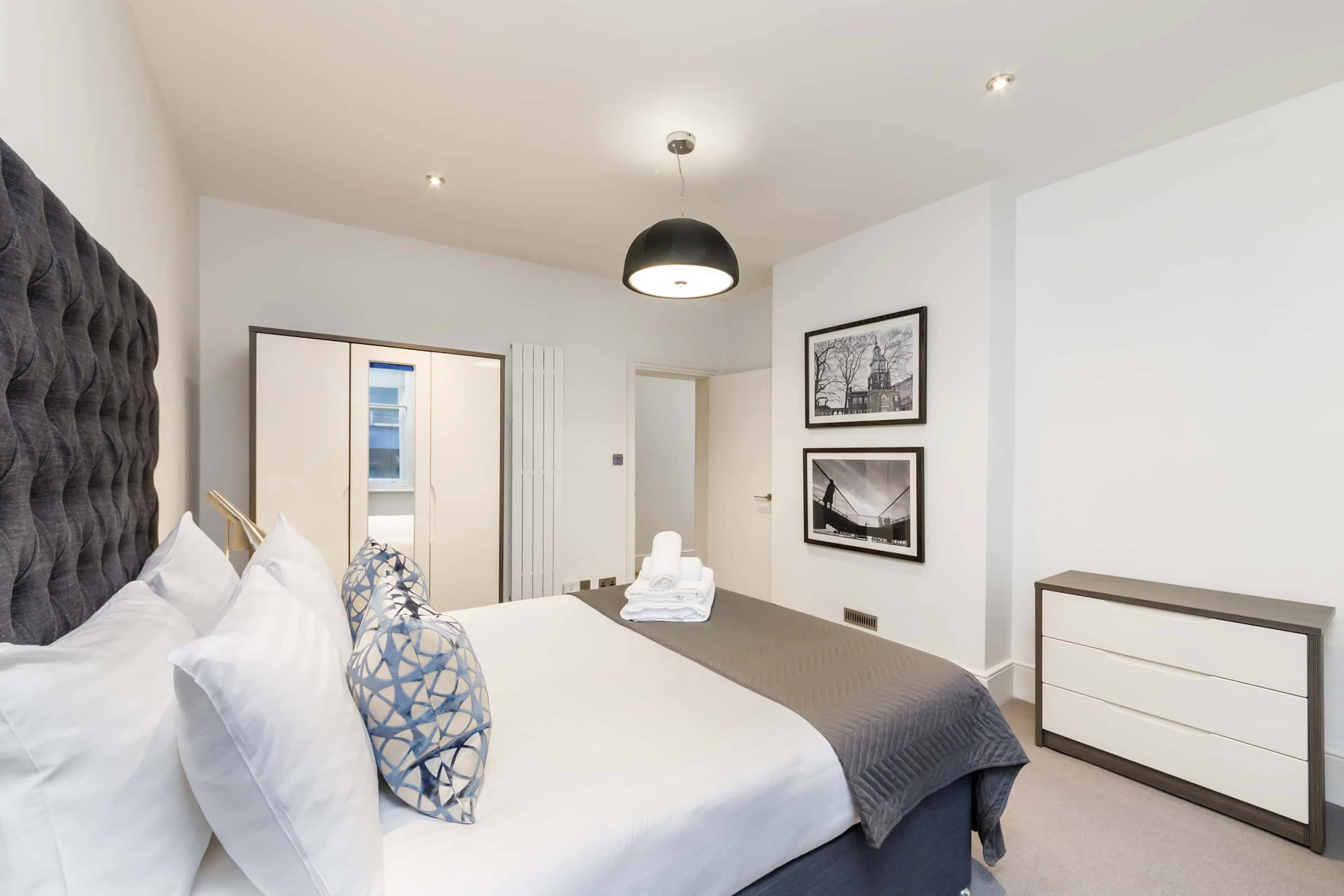 ROOM ROOM 1