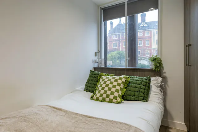 Premium 2 Bed Apartment room image 2