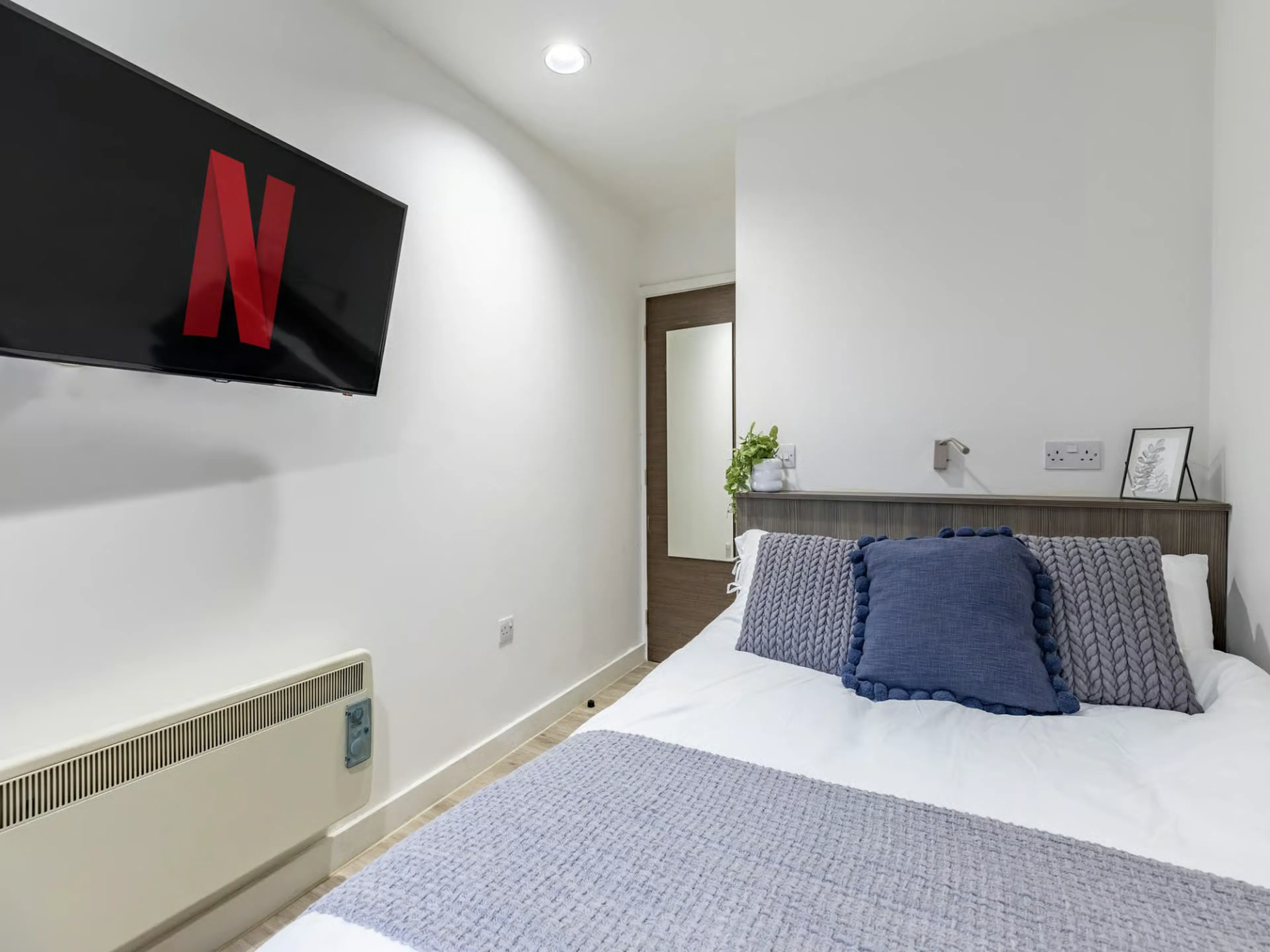 Classic 2 Bed Apartment ROOM 3