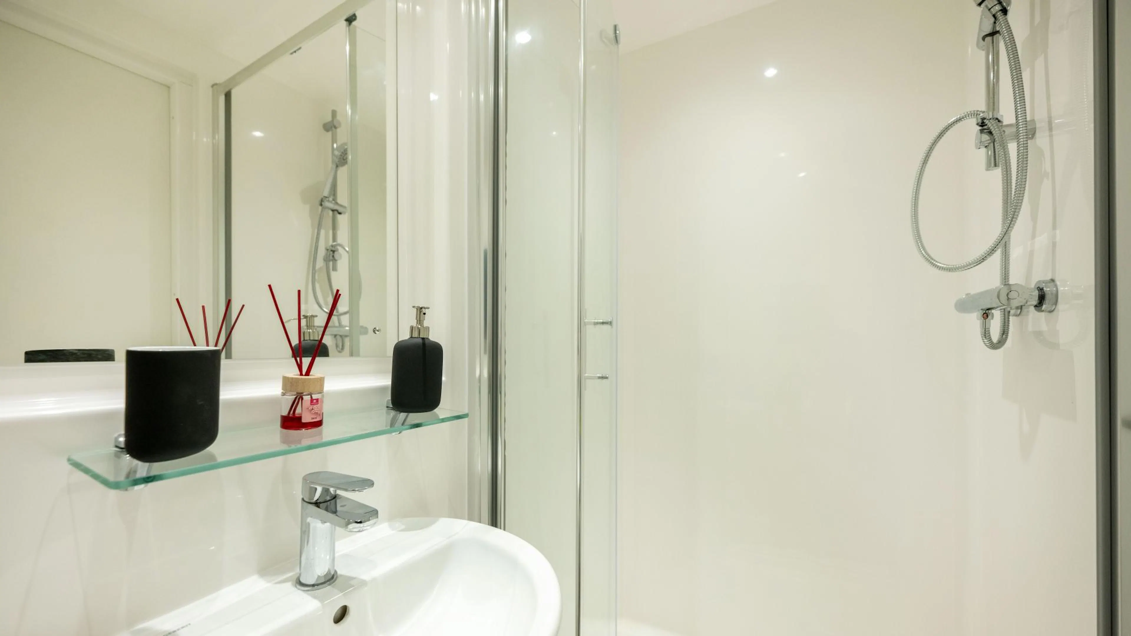 Gold Studio With a Terrace BATHROOM 4