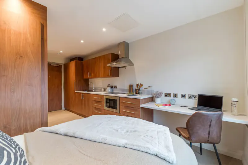 ryan-hall-belfast-belfast-Classic Plus Studio