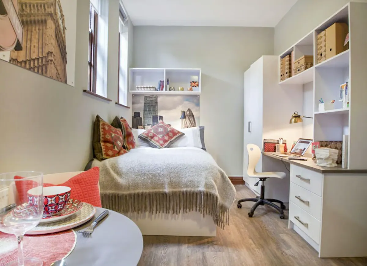 Compact Studio ROOM