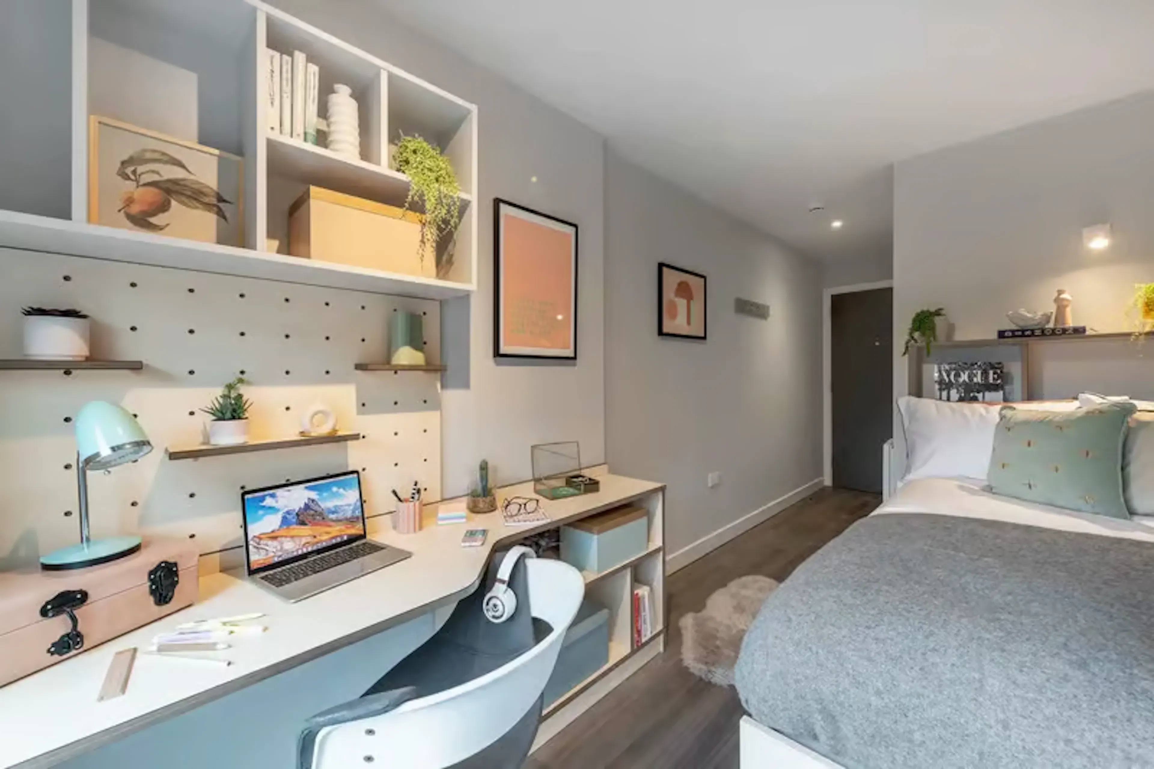 5 Bed Standard Ensuite ROOM 4