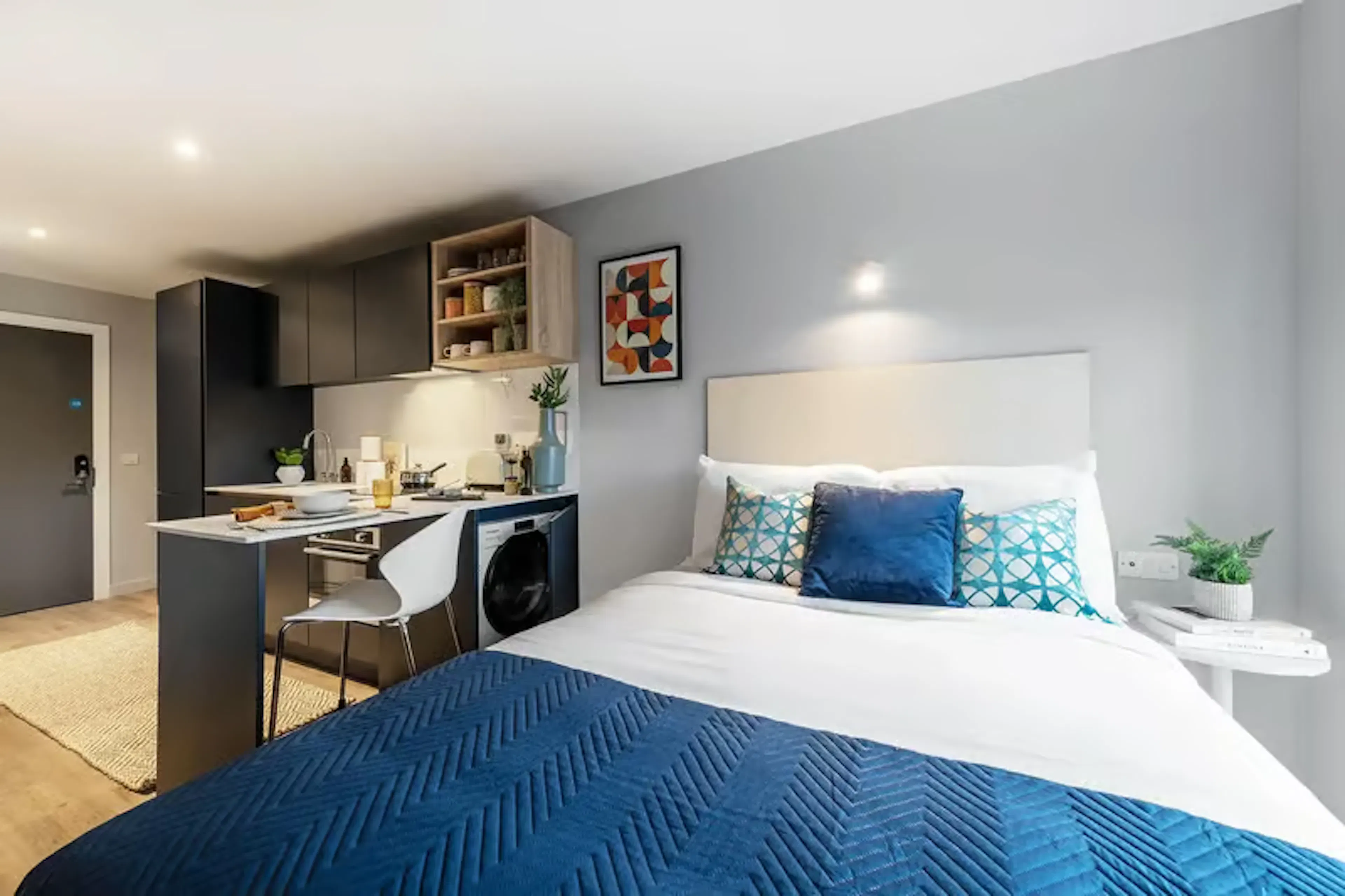 5 Bed Standard Ensuite ROOM 1