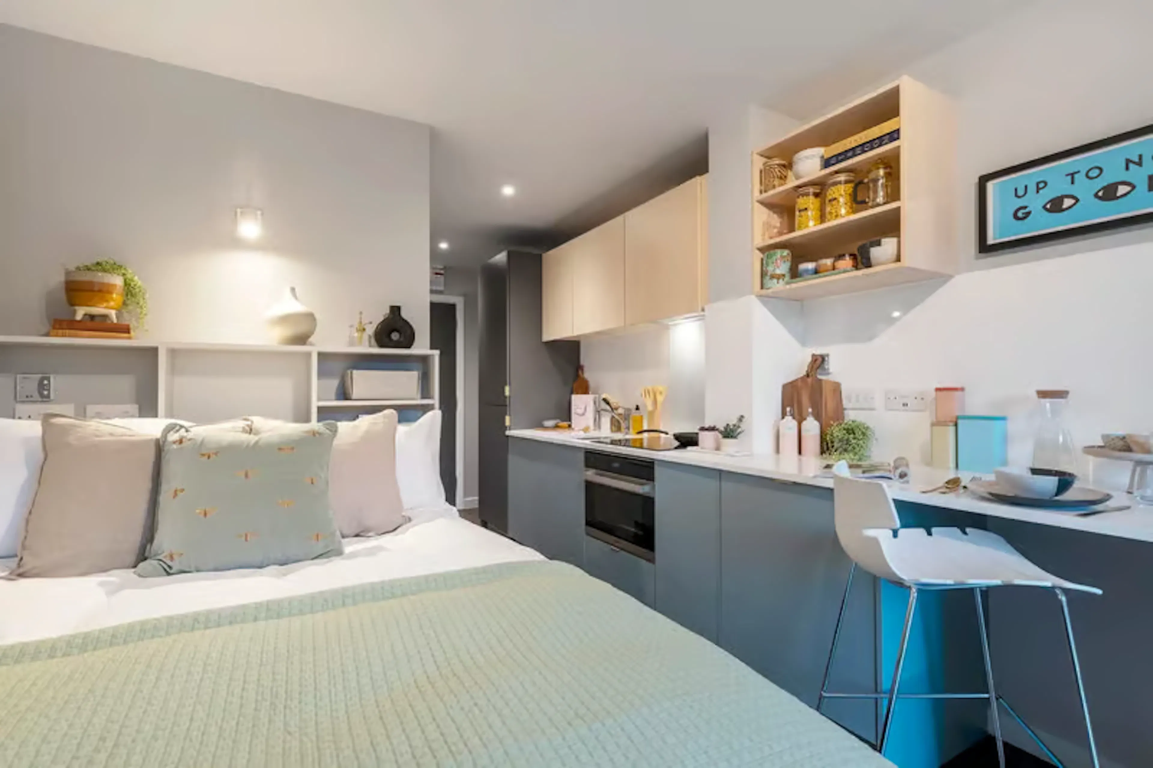 5 Bed Standard Ensuite ROOM 3