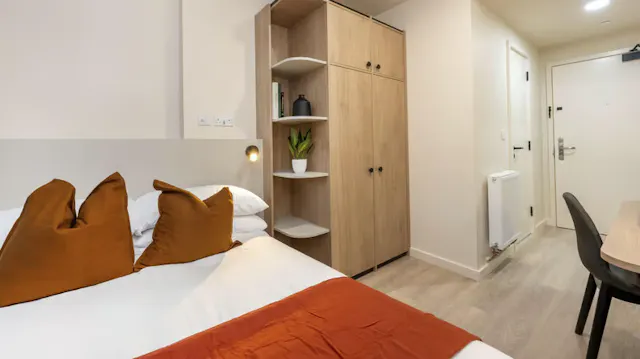 Classic Ensuite room image 1