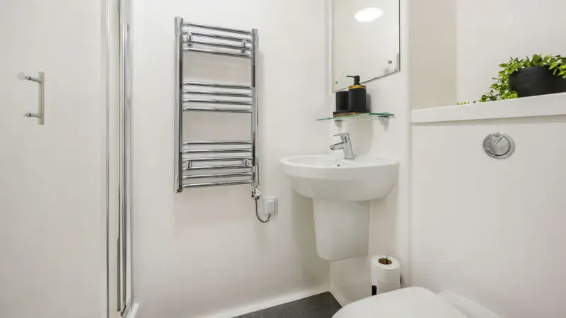 Classic Studio BATHROOM 4
