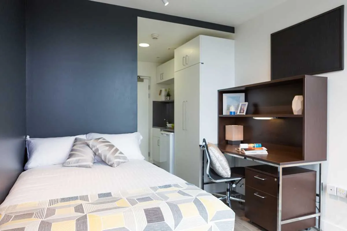 ROOM ROOM