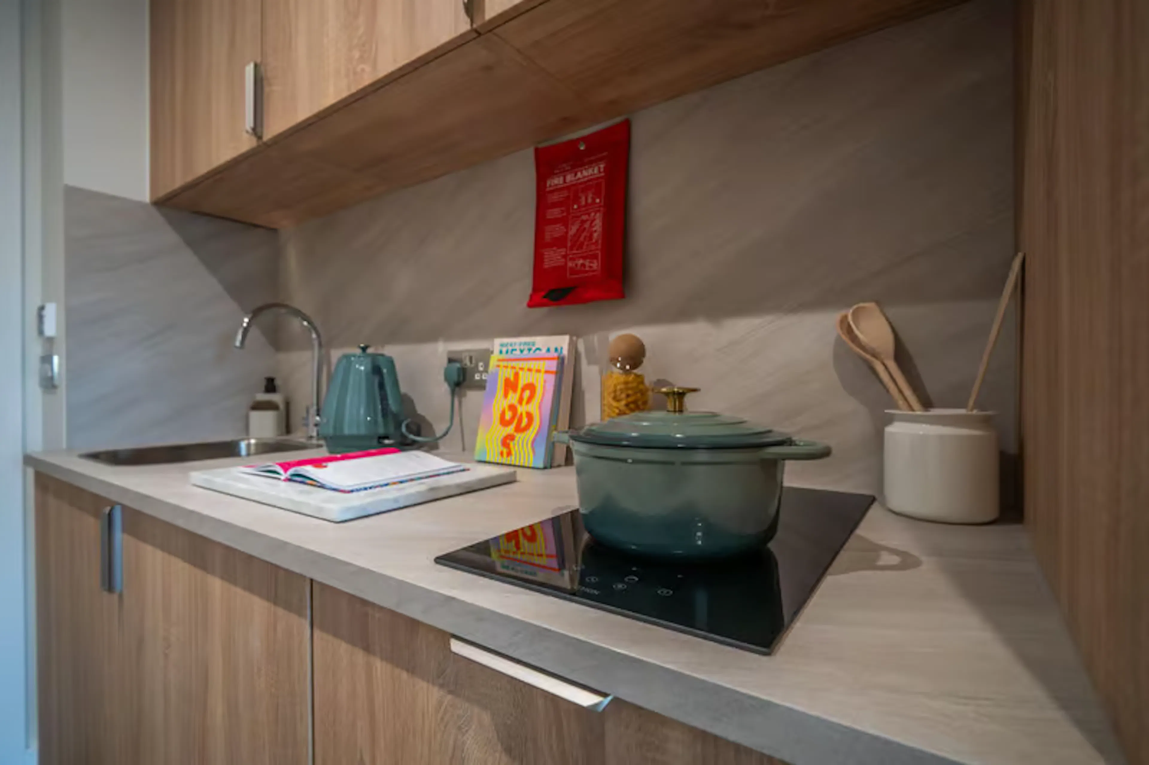 Classic Studio Floor 1-4 KITCHEN 4