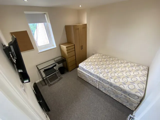 3 Bedroom House room image 1
