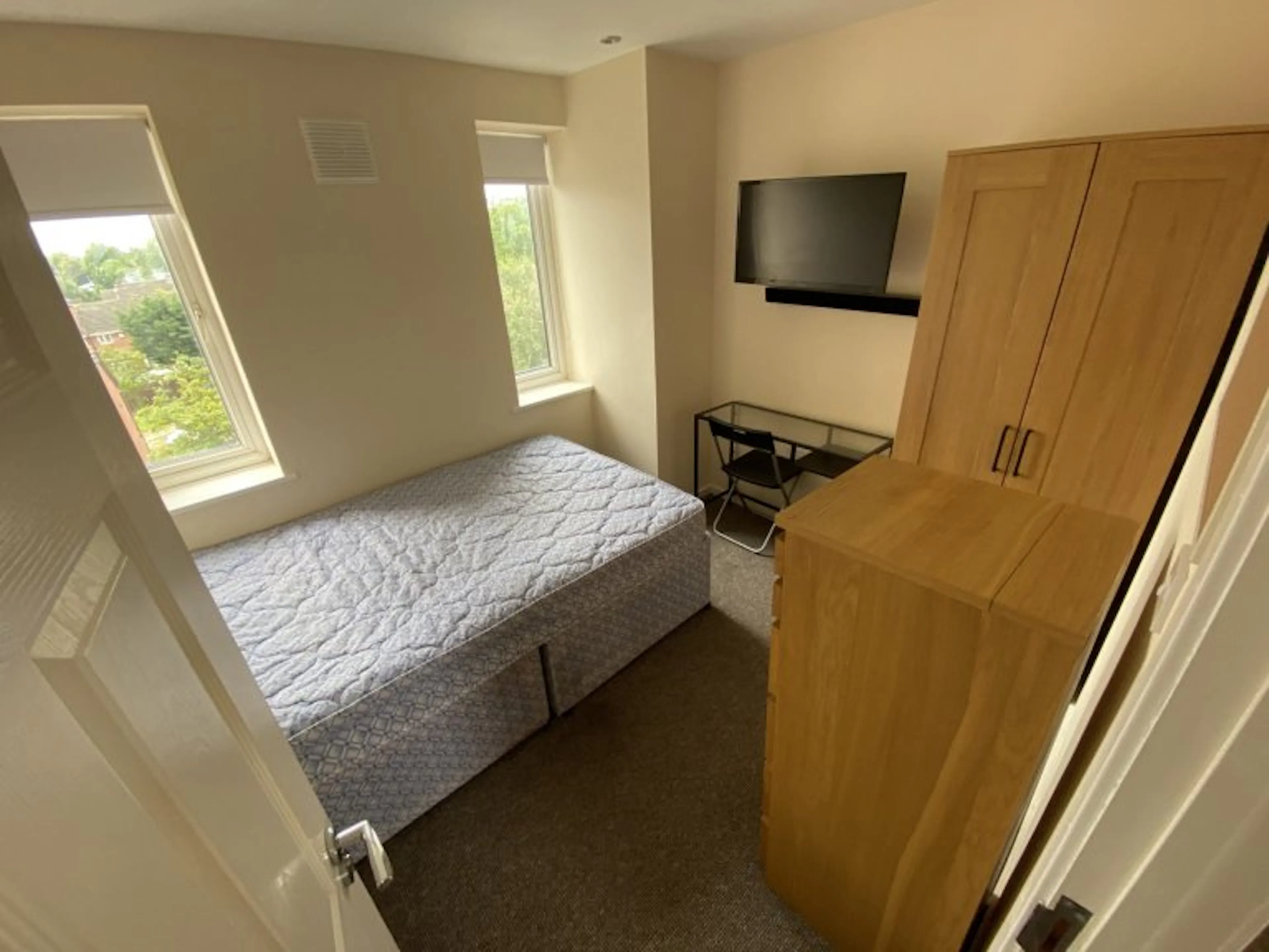 3 Bedroom House ROOM 1