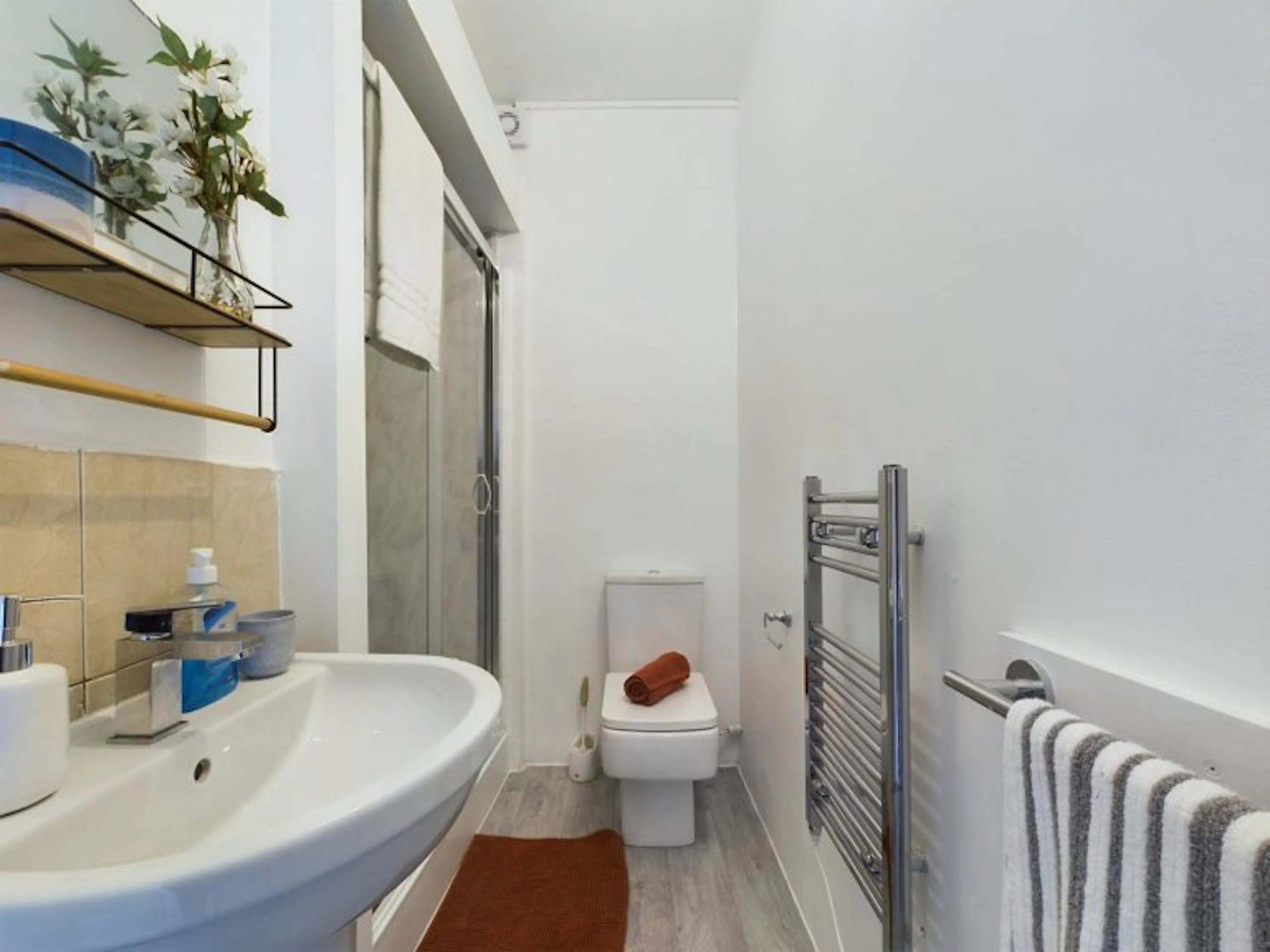 7 Bedroom House BATHROOM 3