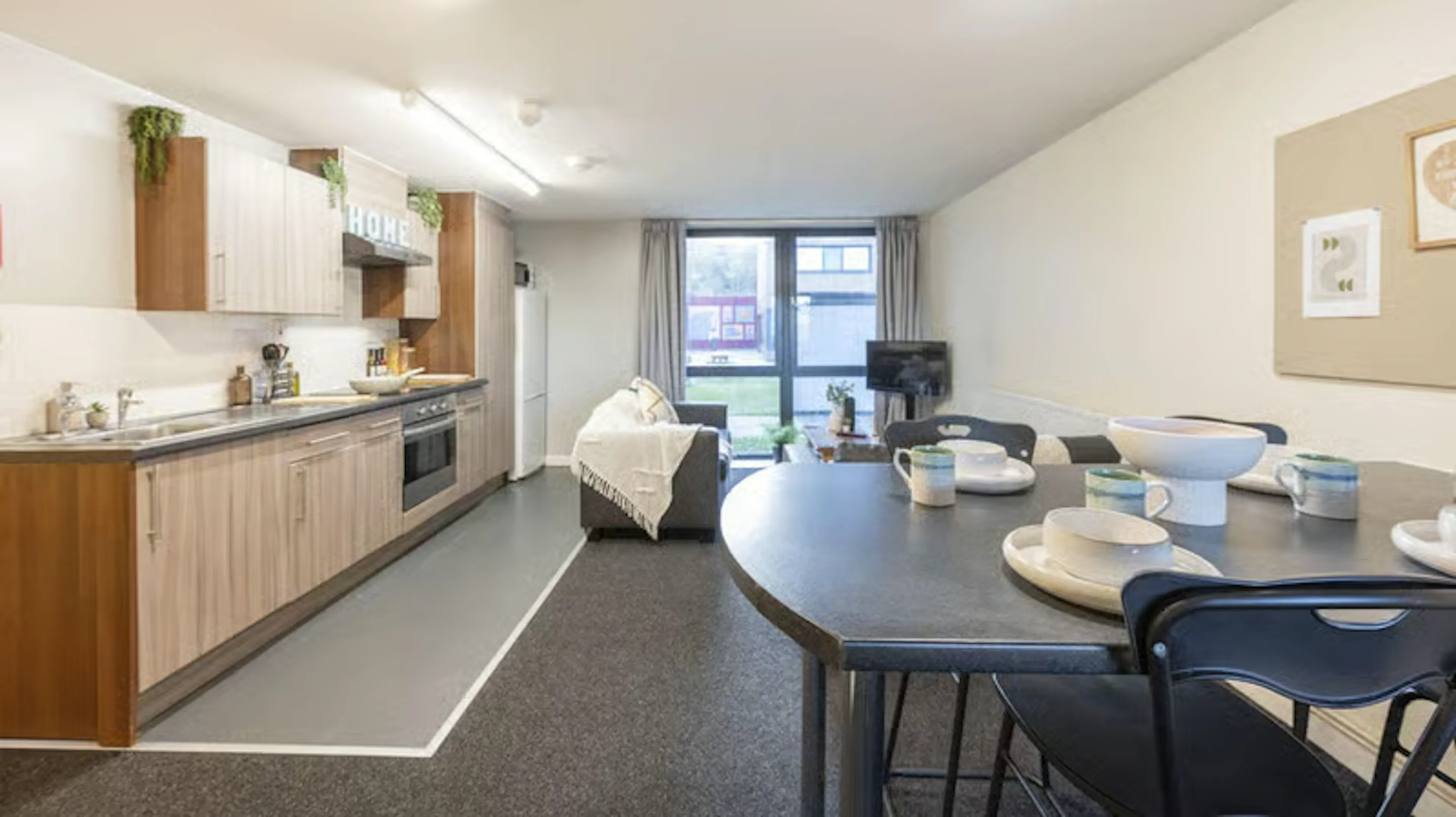 Classic 5 Bed Ensuite ROOM 2