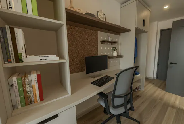 Silver Studio room image 4