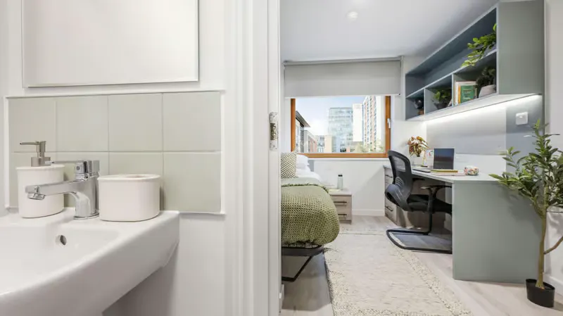 Standard Ensuite ROOM 1