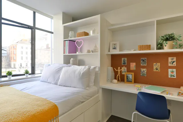 Gold En-Suite room image 2