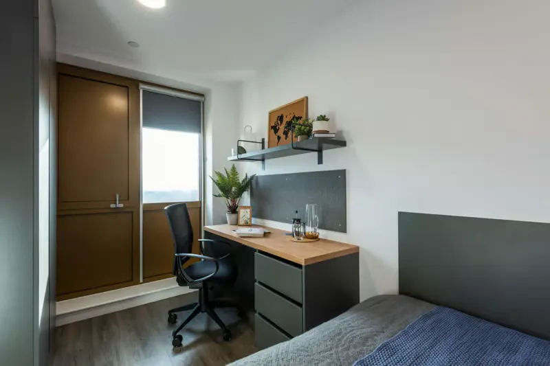 7 Bed En-suite