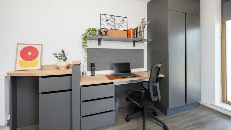Deluxe Studio