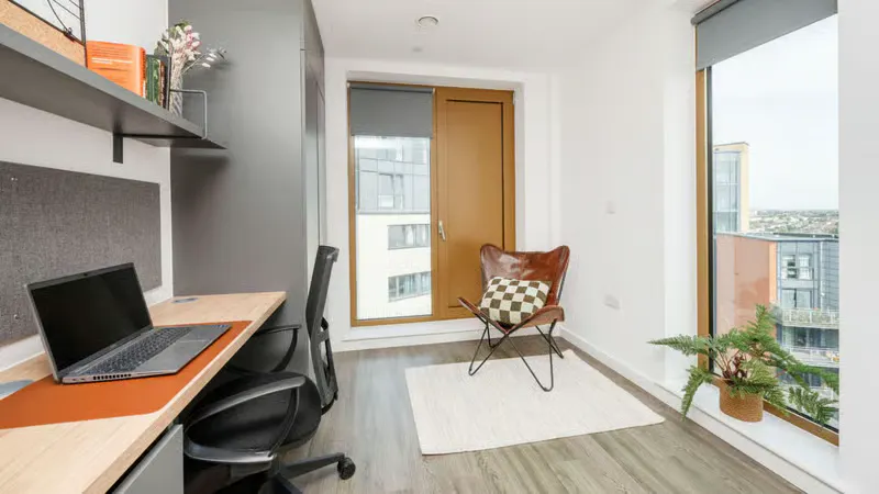 Deluxe Studio