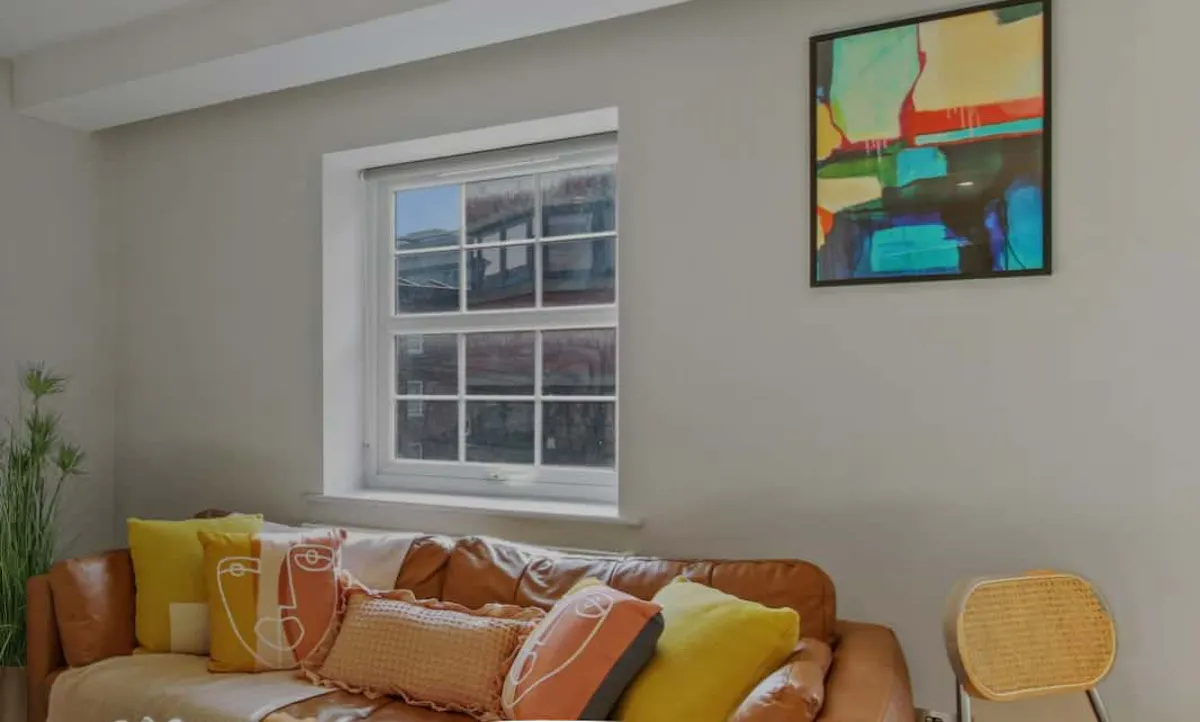 One room in 1 bedroom apartment ROOM